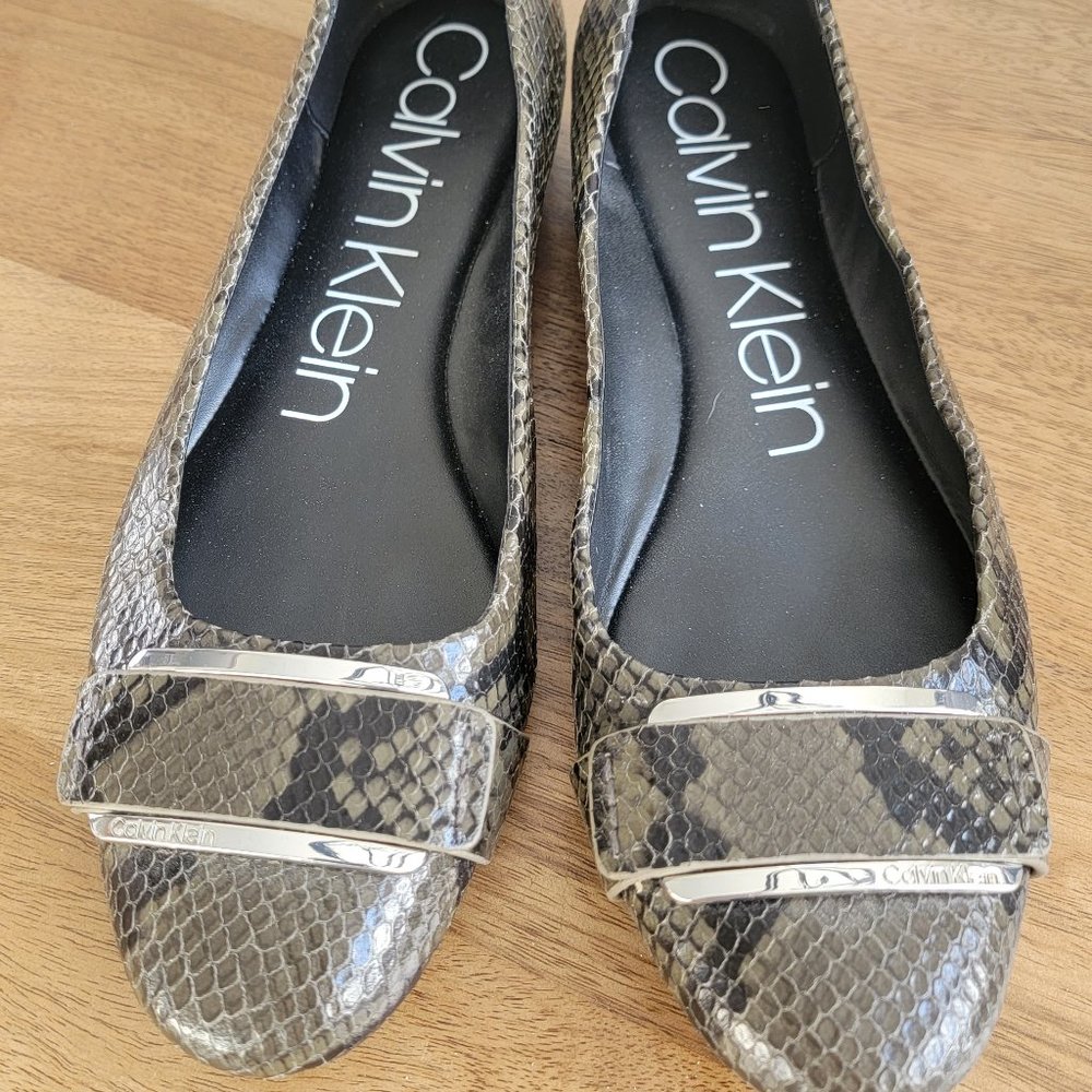 Calvin Klein Taupe Leather Faux Snake Skin Buckle Toe Flats